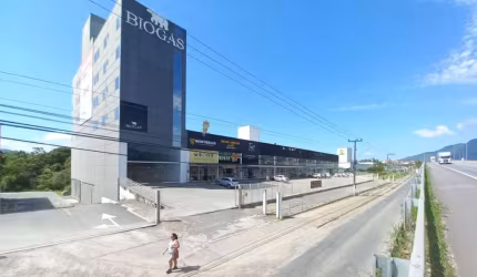 Prédio comercial à venda no bairro Nações em Indaial/SC