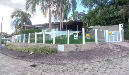 Casa com 4 dormitórios à venda no bairro Quintino em Timbó/SC