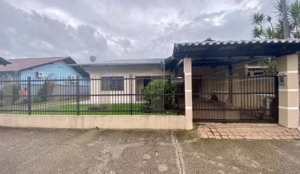 Casa com 3 dormitórios à venda no bairro Padre Martinho Stein em Timbó/SC