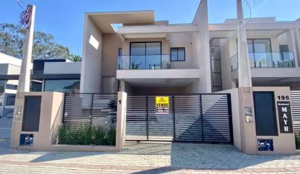 Casa com 3 dormitórios à venda no bairro Quintino em Timbó/SC