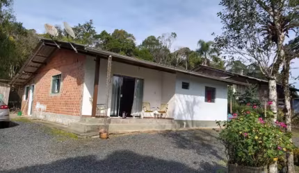 Casa com 3 dormitórios à venda no bairro Rio Bonito em Rio dos Cedros/SC