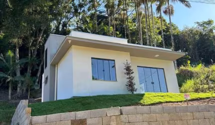Casa com 2 dormitórios à venda no bairro Centro em Rodeio/SC