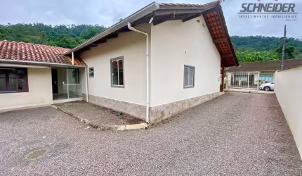 Casa com 3 dormitórios à venda no bairro Centro em Rodeio/SC