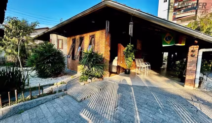 Casa com 3 dormitórios à venda no bairro Imigrantes em Timbó/SC