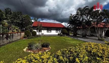 Casa com 2 dormitórios à venda no bairro Divinéia em Rio dos Cedros/SC