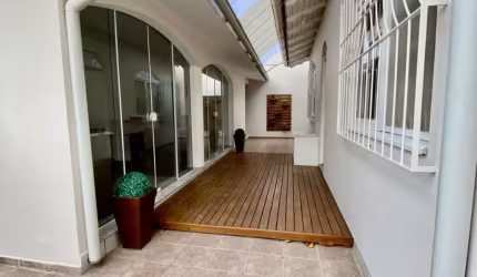 Linda casa a 100 metros da praia com 4 quartos