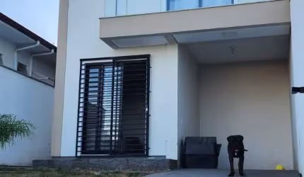 Oportunidade ! Lindo sobrado de alto padrão no Porto das águas
