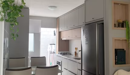 Apartamento mobiliado com amplo terreno privativo