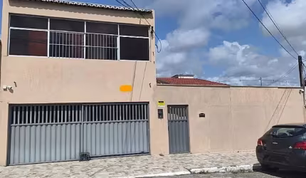 Oferta!! Casa Duplex 05 Quartos sendo 04 Suítes em Candelária