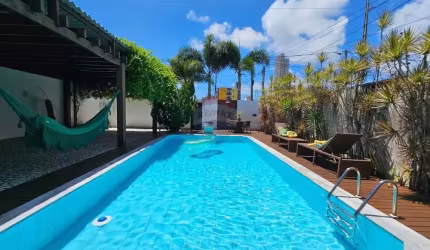 Belíssima Casa 6/4 Sendo 04 Suítes 600M²  - Capim Macio