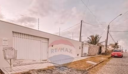 Casa 3/4  800m² de Terreno na Avenida Maria Lacerda - Nova Parnamirim