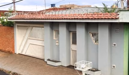 Casa à Venda –  R$ 470.000,00. Localização: Sumarezinho, Ribeirão Preto - SP