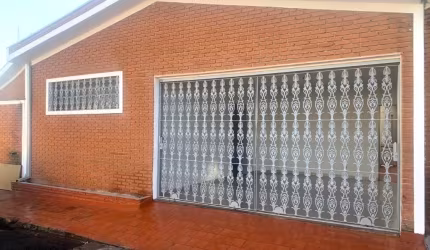 Casa à Venda  – R$ 420.000,00. Localização: Sumarezinho, Ribeirão Preto - SP.