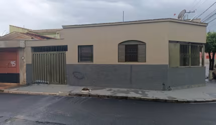 Casa à Venda  R$ 205.000,00. Localização: Campos Elíseos, Ribeirão Preto - SP.