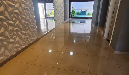 Sobrado à Venda no Condomínio Praças do Sul  R$ 775.000,00. Localização: Bairro Vila do Golf, Ribeirão Preto - SP.