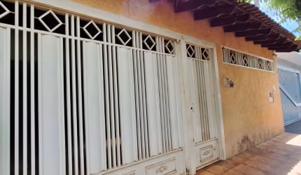 Casa à Venda  R$ 450.000,00. Localização: Ipiranga, Ribeirão Preto - SP
