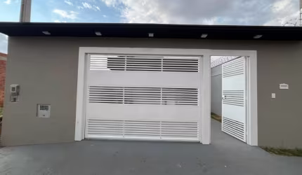 Casa à Venda R$ 290.000,00. Localização: Cristo Redentor, Ribeirão Preto - SP