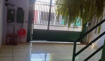 Sobrado à Venda  R$ 320.000,00.Localização: Parque Ribeirão, Ribeirão Preto - SP.