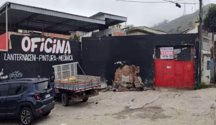 Barracão / Galpão / Depósito à venda na Avenida Joaquim Magalhães, 1089, Senador Vasconcelos, Rio de Janeiro por R$ 219.990