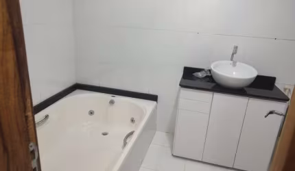 Casa com 2 quartos à venda na Rua Paris, 548, Centro, Itaguaí, 43 m2 por R$ 179.990