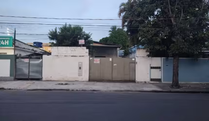 Barracão / Galpão / Depósito para alugar na Rua Ivo do Prado, 114, Campo Grande, Rio de Janeiro por R$ 4.800
