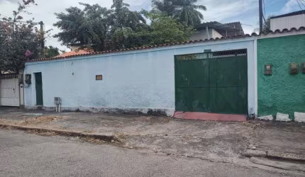 Casa com 3 quartos à venda na Rua Iturbides Esteves, 44, Campo Grande, Rio de Janeiro por R$ 380.000