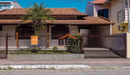 Casa com 4 dormitórios à venda, 312 m² por R$ 1.300.000,00 - São Judas - Itajaí/SC