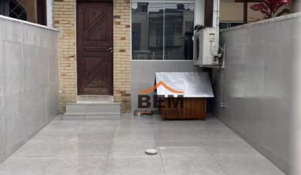 Casa com 2 dormitórios à venda, 65 m² por R$ 460.000 - Santa Regina - Camboriú/SC