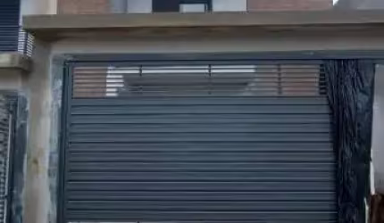 Casa sobrado no Jardim das Flores  -  Osasco  com 2 dormitorios sendo 2 suites  2 vagas ... Obs sao 4 casas novas sendo quie 2 uinidades tem somente 1 vaga doc omk para financiamento