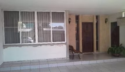 CASA À VENDA NO PARQUE DO COLÉGIO EM JUNDIAÍ - A/C 200 m², 03 dormitórios (01 suíte)