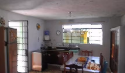 CASA À VENDA NA VILA PROGRESSO EM JUNDIAÍ,  A/C 258 M², A/T 440 m², com edícula.