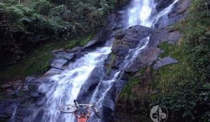 BELÍSSIMO SÍTIO COM CACHOEIRA À VENDA EM TAUBATÉ - AT /35.400 M², Localizado na montanha numa altitude de 1.100 metros, muito verde e abundância em água, ótimo para eco turismo com uma das maiores cac