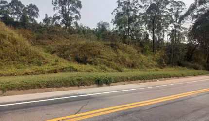 TERRENO INDUSTRIAL À VENDA, FRENTE PARA RODOVIA EM VÁRZEA PAULISTA - Área de 2.000 m², próximo à empresa Frango Á Doro,