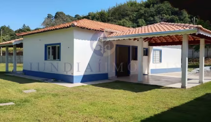 CHÁCARA Á VENDA NO BAIRRO MATO DENTRO EM JUNDIAÍ - 7.000 m² de terreno, e A/C 115 m², 04 dormitórios, 04 vagas cobertas, plana, gramada.