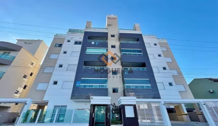 Apartamento totalmente mobiliado próximo ao mar em Governador Celso Ramos
