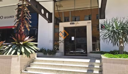 Sala comercial mobiliada e com lavabo no Estreito!