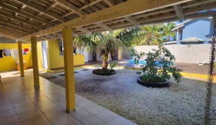 CASA COM PISCINA EM PENHA PRAIA DO QUILOMBO