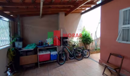 Casa com 4 quartos à venda na Ângelo Bravi, 86, João XXIII, Vinhedo, 105 m2 por R$ 690.000