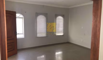 CASA com 04 quartos para VENDA
