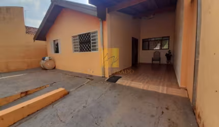 CASA com 03 quartos para VENDA