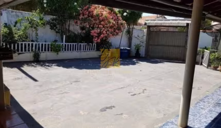 CASA com 03 quartos para VENDA