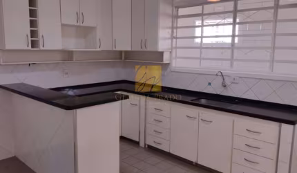 CASA com 03 quartos para VENDA