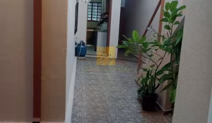 CASA com 03 quartos para VENDA