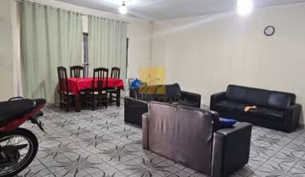 CASA com 03 quartos para VENDA