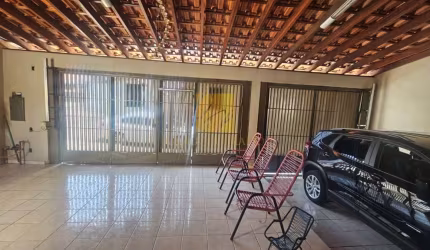CASA com 03 quartos para VENDA