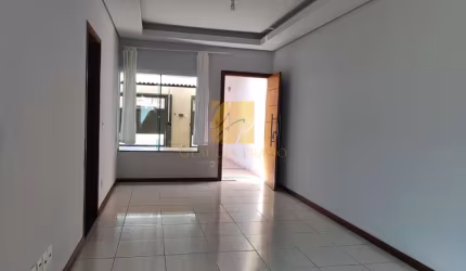 CASA com 03 quartos para VENDA