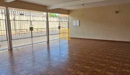 CASA com 03 quartos para VENDA