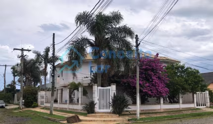 Casa para Venda em Torres, Praia da Cal, 4 dormitórios, 2 suítes, 4 banheiros, 2 vagas