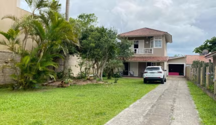 Casa para Venda em Torres, Praia Grande, 4 dormitórios, 1 suíte, 3 banheiros, 1 vaga