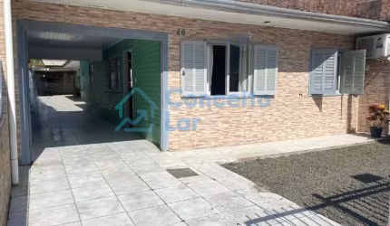 Casa para Venda em Torres, Centro, 7 dormitórios, 1 suíte, 4 banheiros, 3 vagas